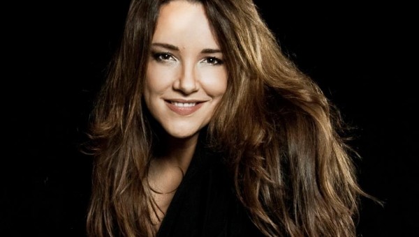 Ana-carolina-arteplural