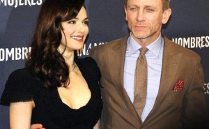 daniel-craig-rachel-weisz-cool-still