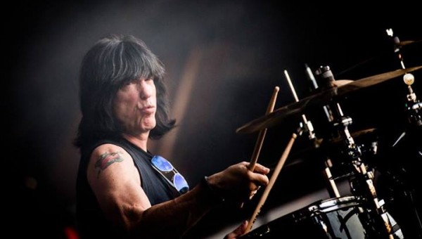 543440_627284853969794_94795689_n