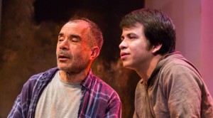 Foto-Homens-Santos-e-Desertores-2-672x372