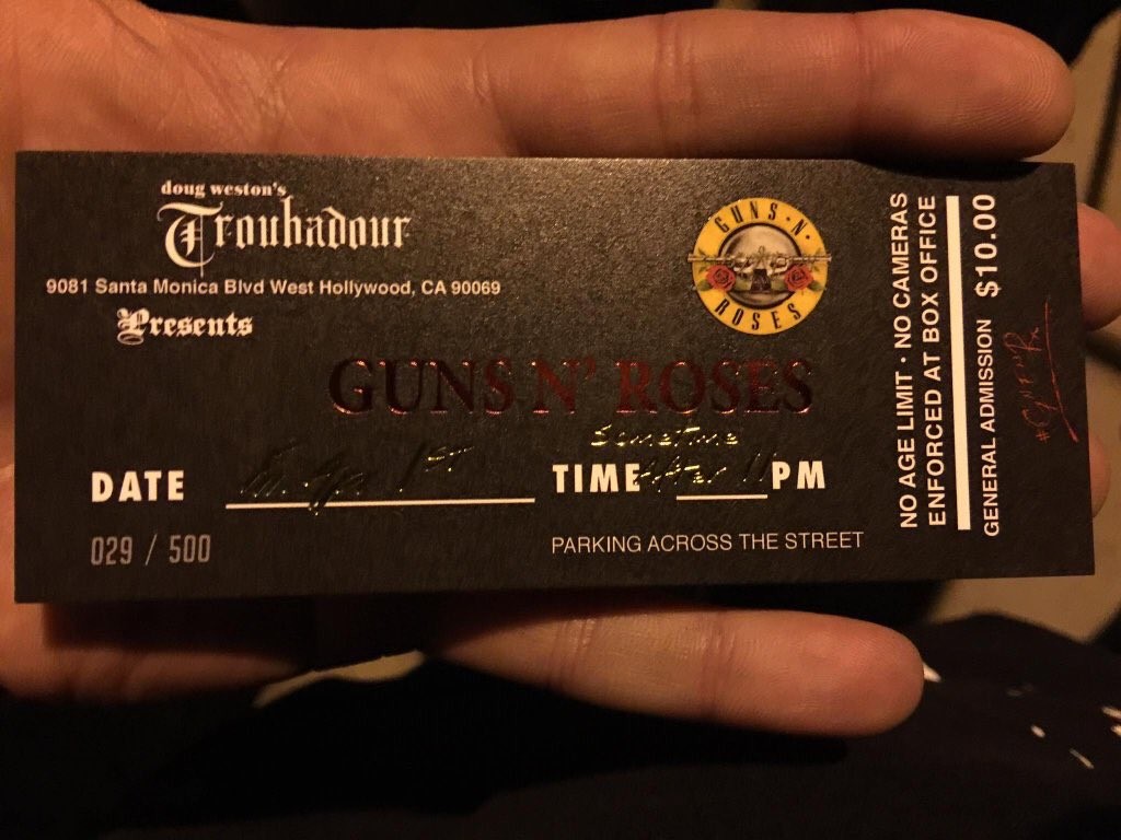 CfA1qNoWAAAndeQ.jpg large